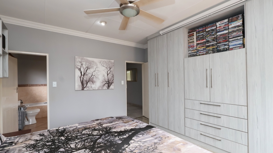 3 Bedroom Property for Sale in The Coves North West